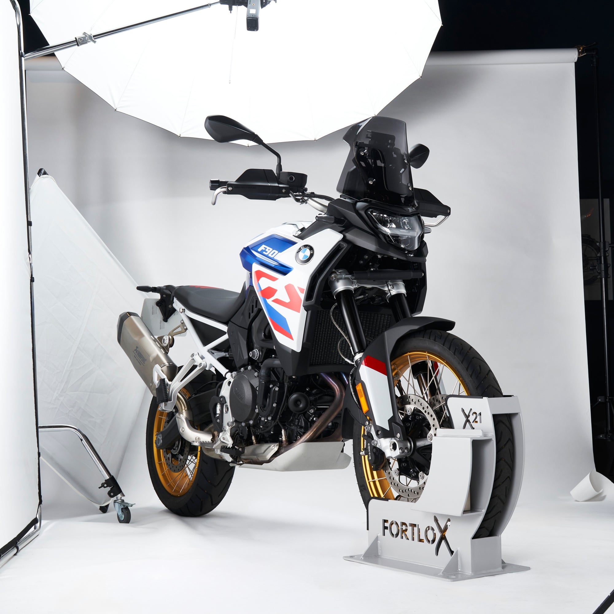 Fortlox Moto X21 Motorcycle Wheel Lock on a BMW F 900